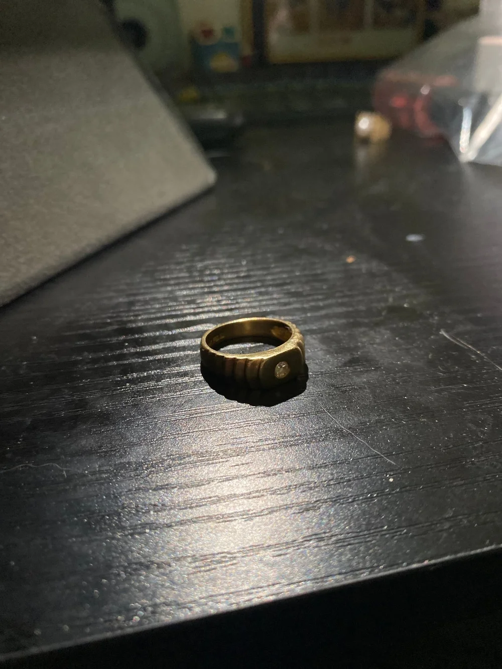 Gold Tone Textured Ring for Reptile Habitat Decor - Gold